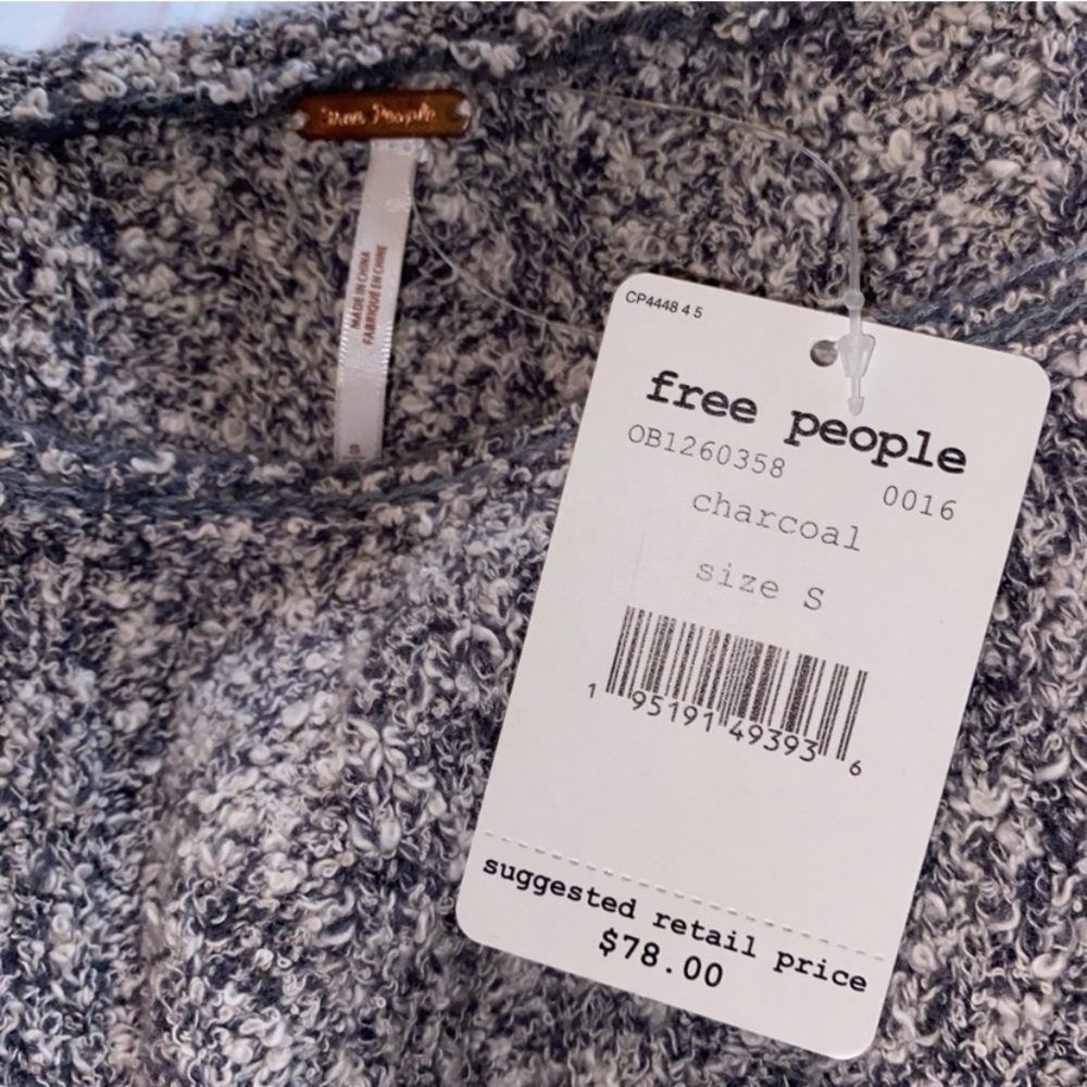 NWT Free People Oversized Cropped Sweater - Picture 16 of 16